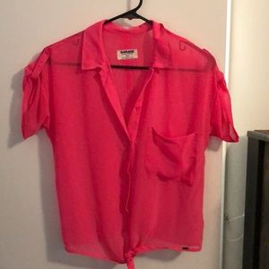 Garage pocket sheer top
